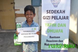 Tim Pendayagunaan IZI Riau berikan bantuan terhadap Pelajar terdampak Corona